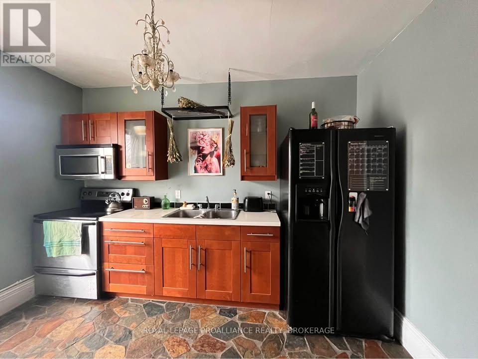 145 Main Street, Gananoque, Ontario  K7G 2M1 - Photo 6 - X12327667