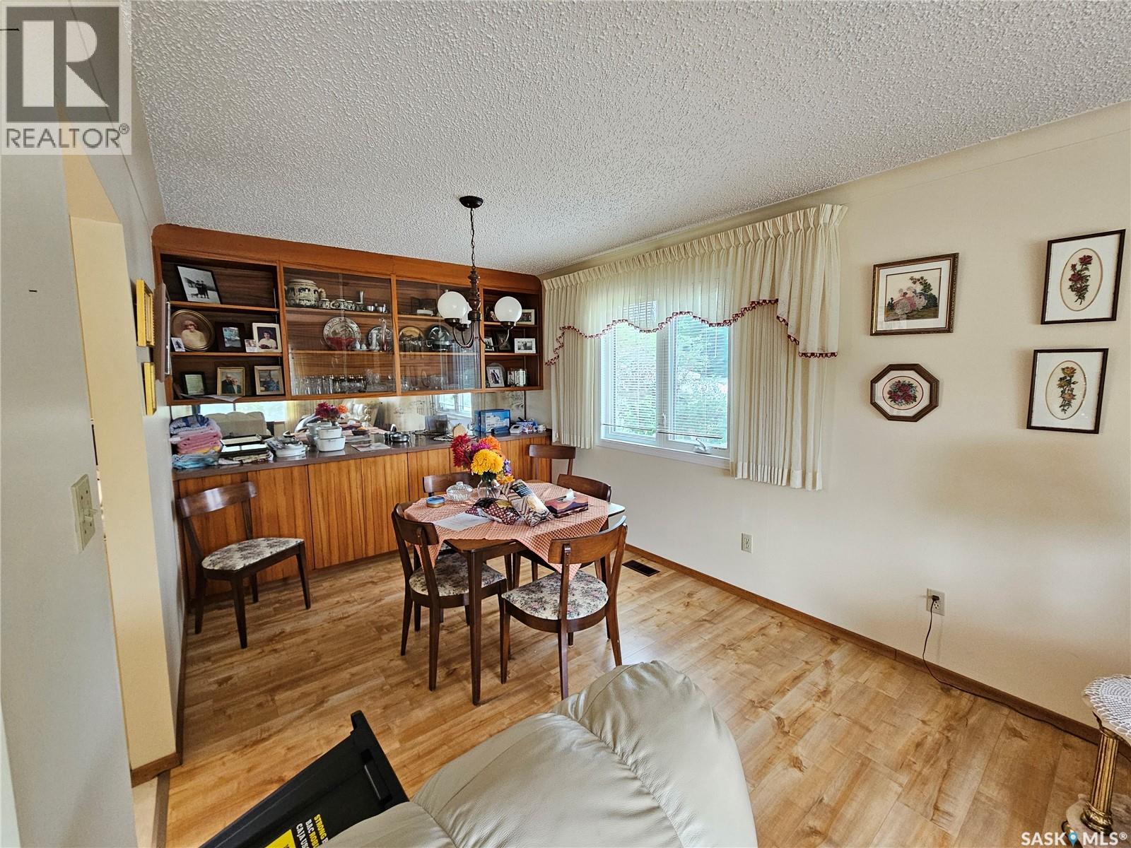 506 Centre Street, Meadow Lake, Saskatchewan  S9X 1E9 - Photo 4 - SK014788