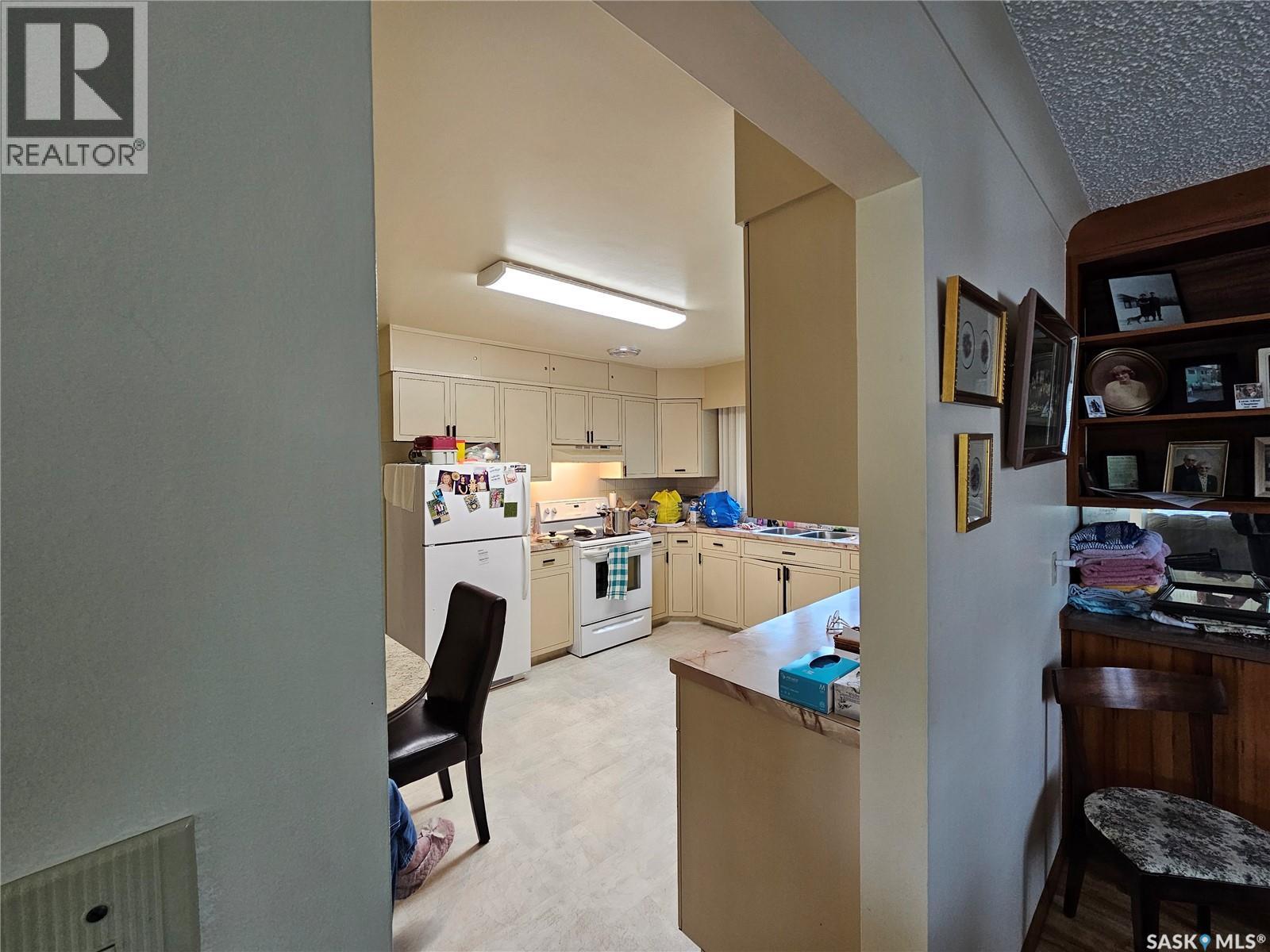 506 Centre Street, Meadow Lake, Saskatchewan  S9X 1E9 - Photo 5 - SK014788