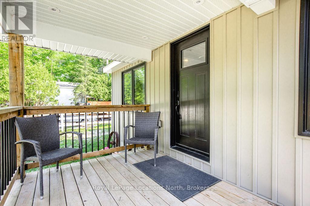 497 Oxbow Park Drive, Wasaga Beach, Ontario  L9Z 2T9 - Photo 3 - S12327766