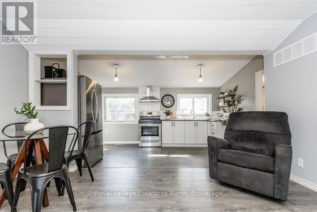 497 Oxbow Park Drive, Wasaga Beach, Ontario  L9Z 2T9 - Photo 7 - S12327766