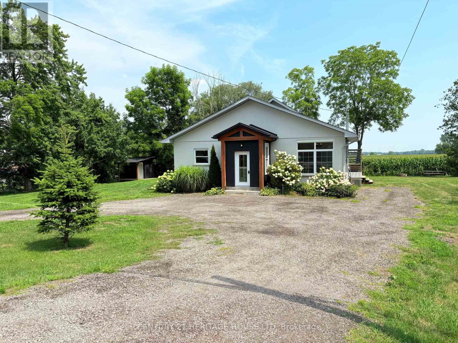 4998 Imperial Road, Malahide, Ontario  N5H 2R2 - Photo 2 - X12327671