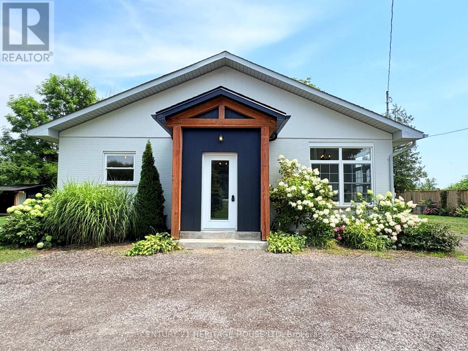 4998 Imperial Road, Malahide, Ontario  N5H 2R2 - Photo 3 - X12327671