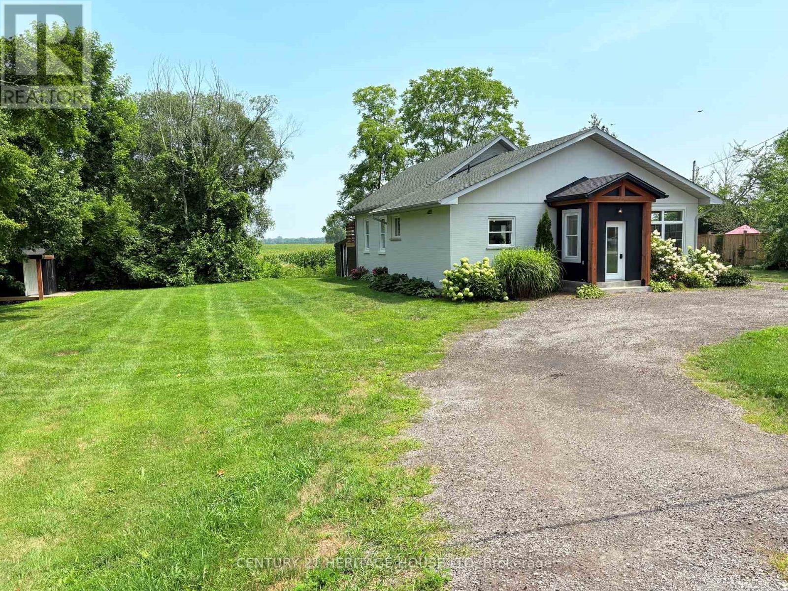 4998 Imperial Road, Malahide, Ontario  N5H 2R2 - Photo 4 - X12327671