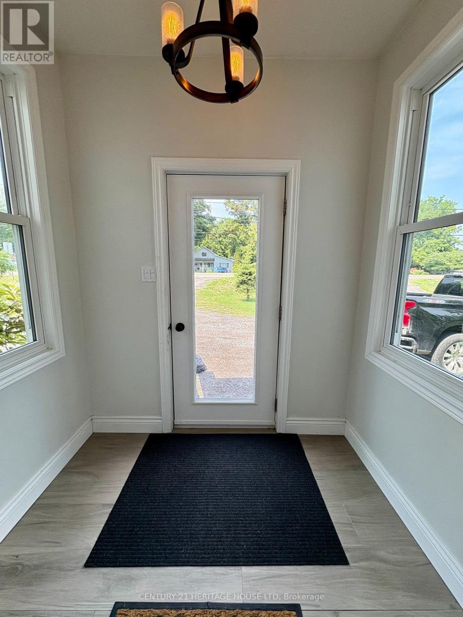 4998 Imperial Road, Malahide, Ontario  N5H 2R2 - Photo 5 - X12327671
