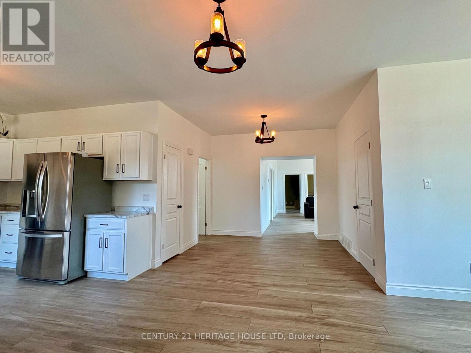 4998 Imperial Road, Malahide, Ontario  N5H 2R2 - Photo 6 - X12327671