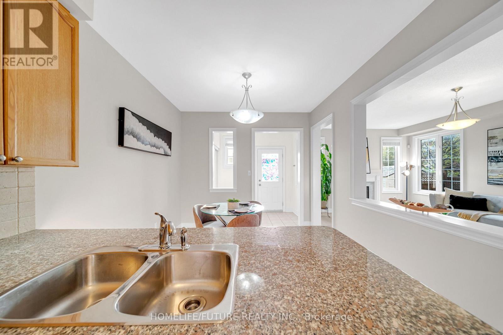 1 Capogna Street, Markham, Ontario  L6B 0H5 - Photo 17 - N12327531