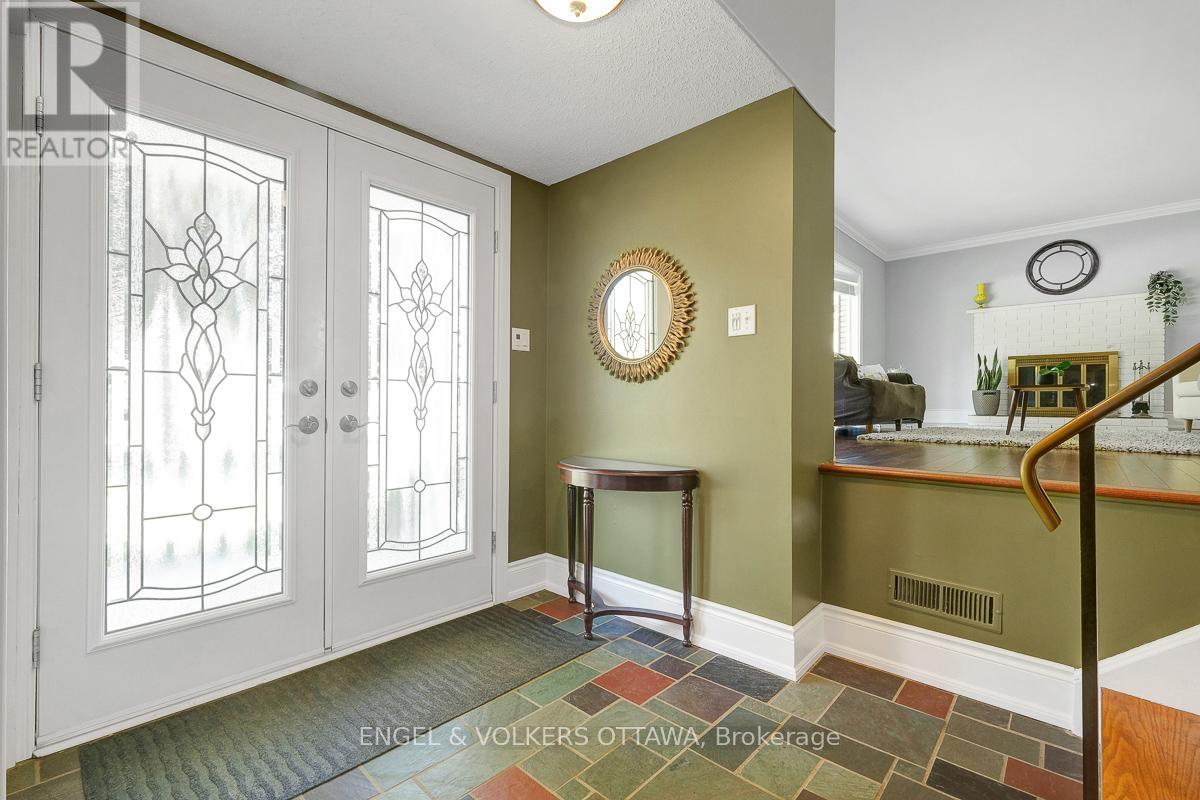 Property at 3 MOHAWK CRESCENT image 4