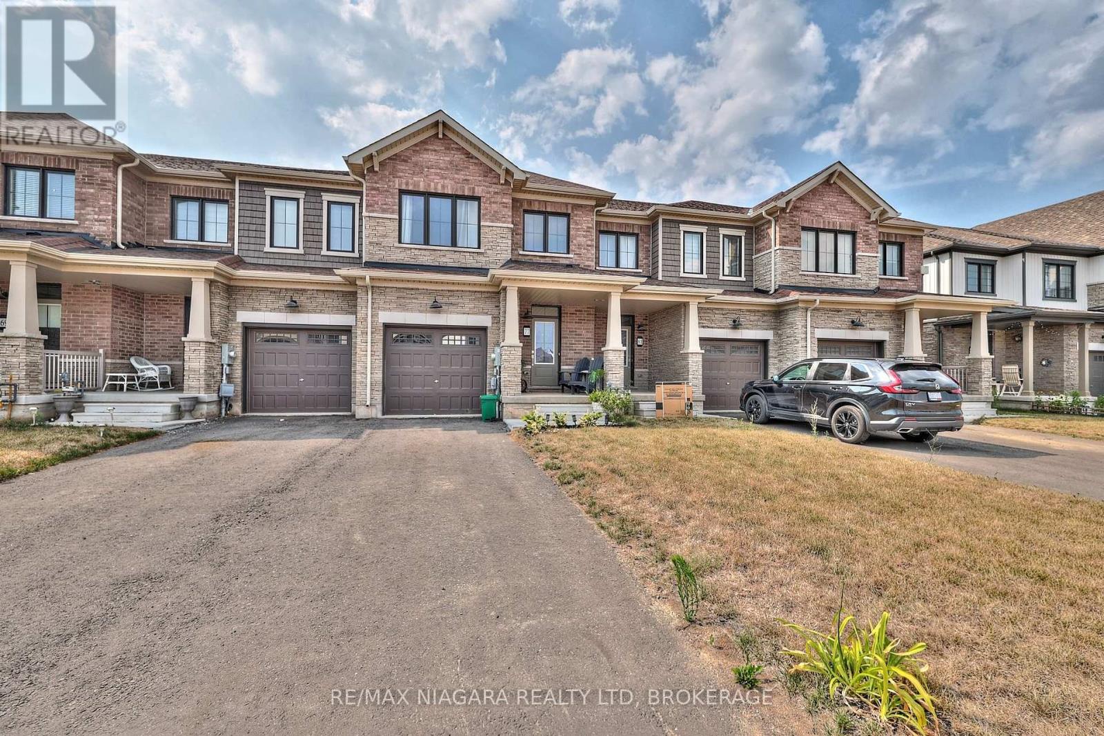Property at 77 KEELSON STREET image 1