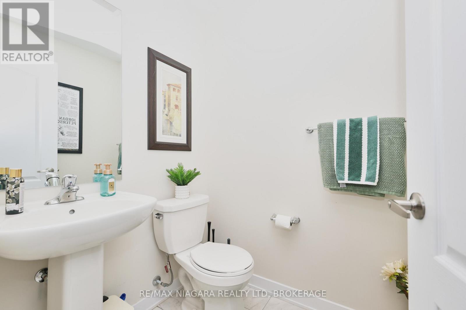 Property at 77 KEELSON STREET image 5