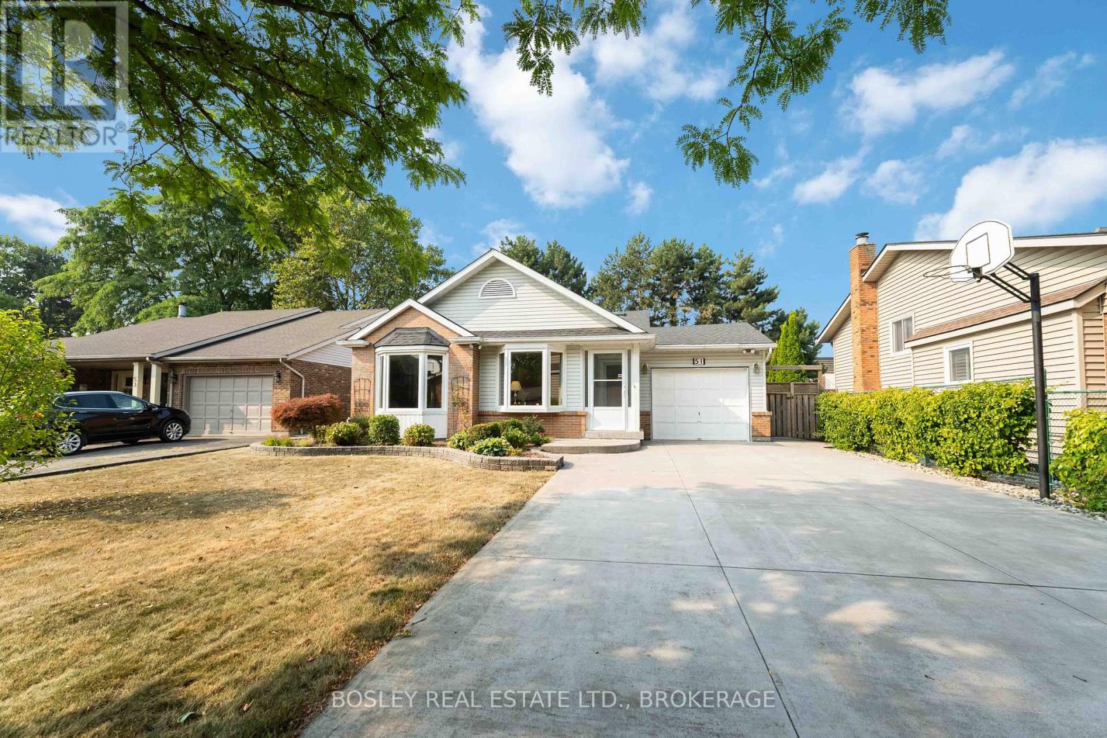 51 The Meadows Street, St. Catharines, Ontario  L2N 7K9 - Photo 1 - X12327759