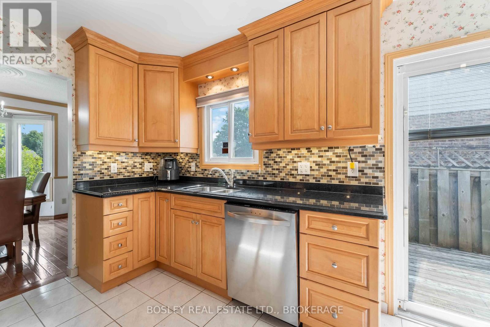 51 The Meadows Street, St. Catharines, Ontario  L2N 7K9 - Photo 17 - X12327759