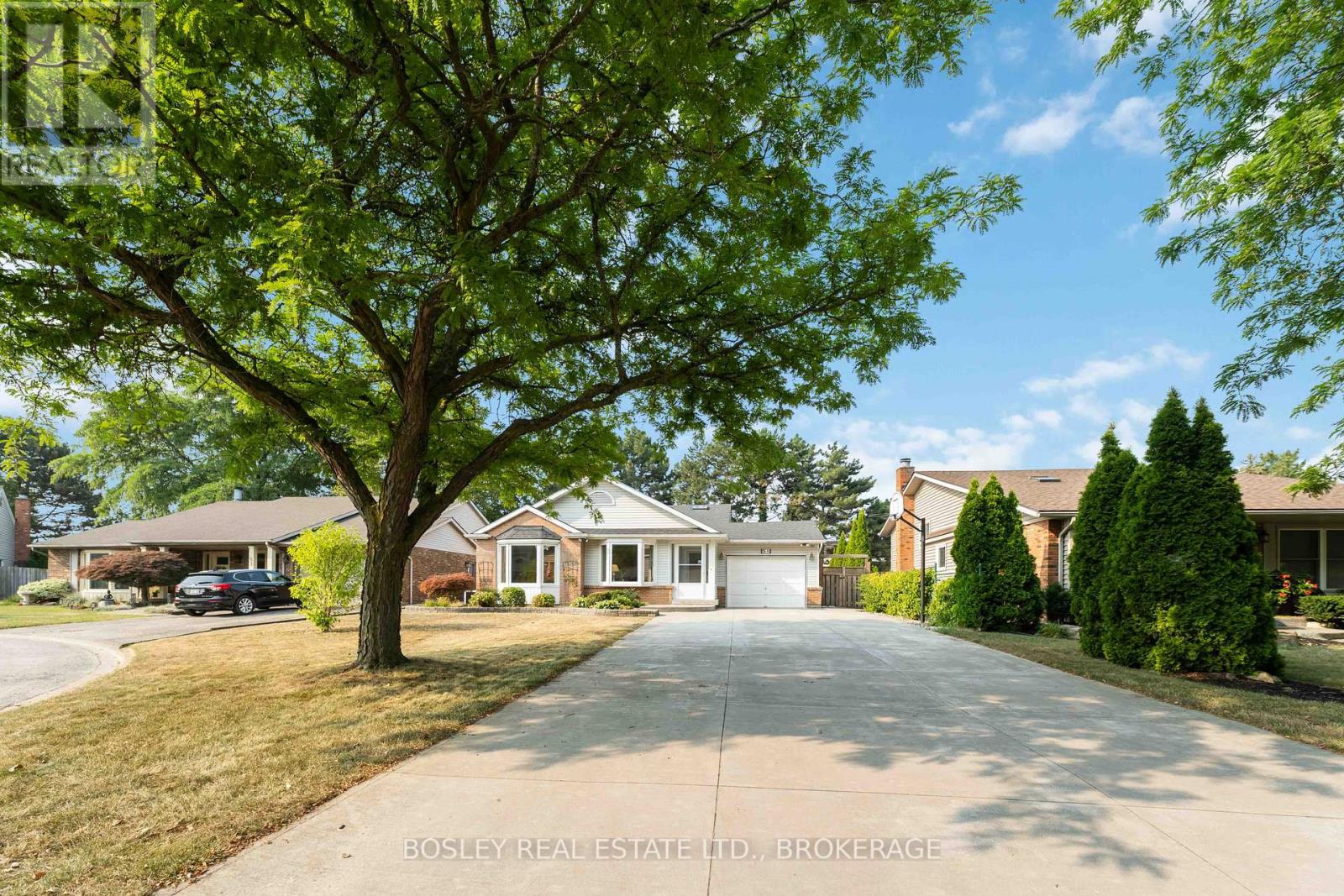 51 The Meadows Street, St. Catharines, Ontario  L2N 7K9 - Photo 2 - X12327759