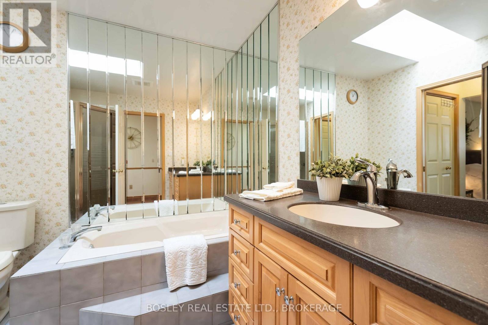 51 The Meadows Street, St. Catharines, Ontario  L2N 7K9 - Photo 22 - X12327759