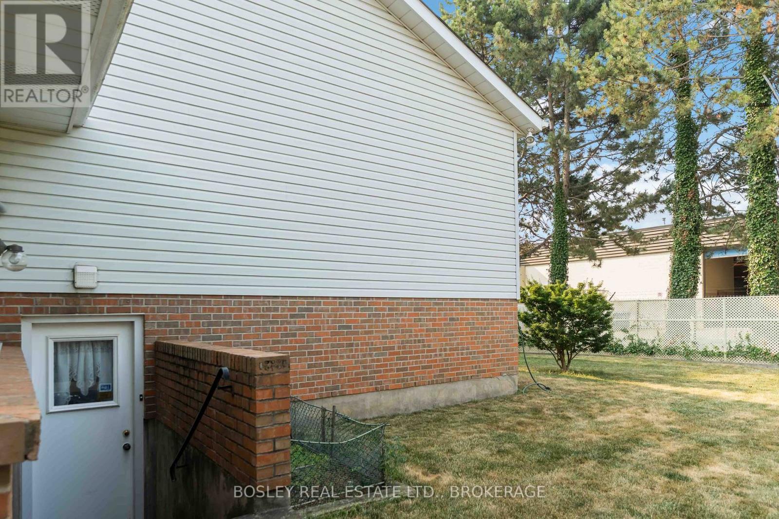51 The Meadows Street, St. Catharines, Ontario  L2N 7K9 - Photo 32 - X12327759