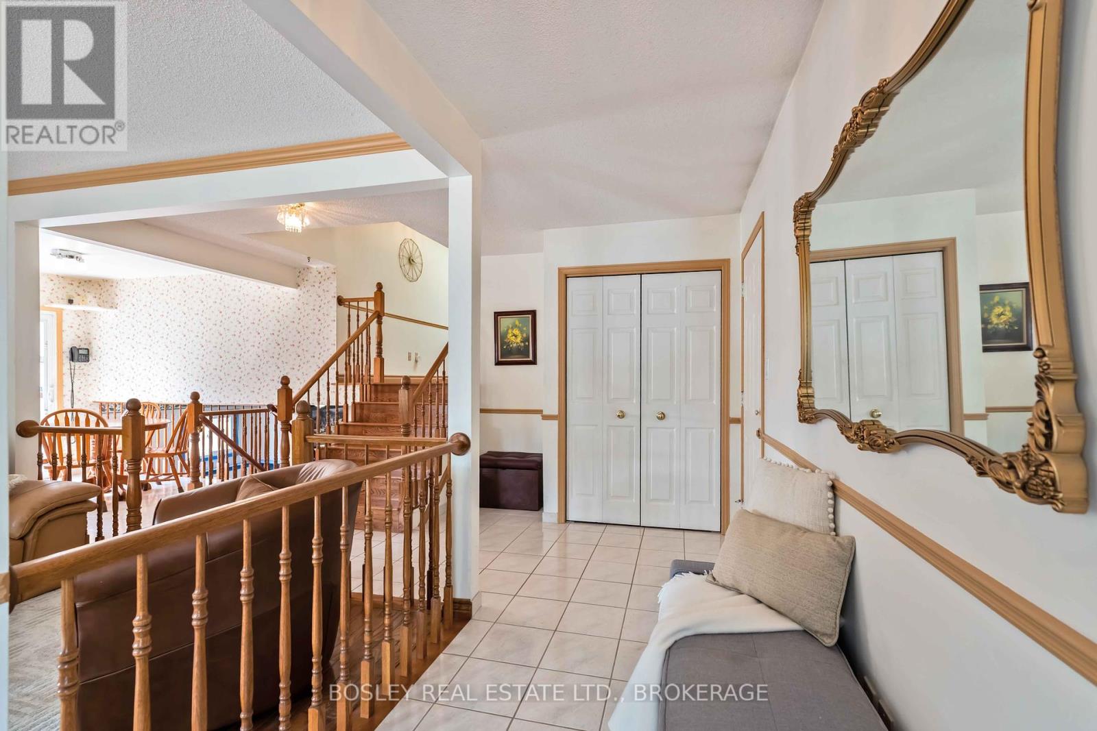 51 The Meadows Street, St. Catharines, Ontario  L2N 7K9 - Photo 4 - X12327759