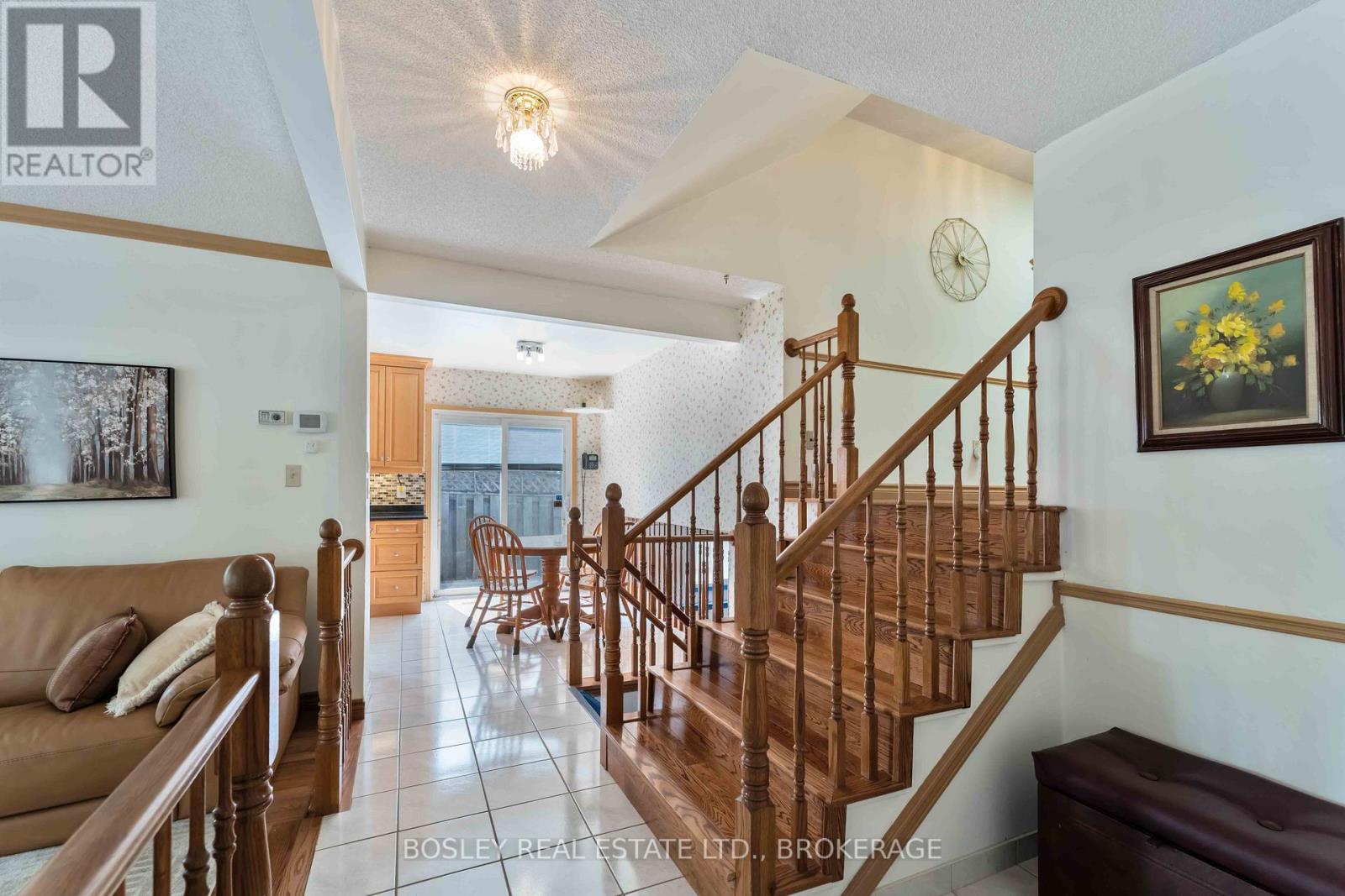 51 The Meadows Street, St. Catharines, Ontario  L2N 7K9 - Photo 6 - X12327759