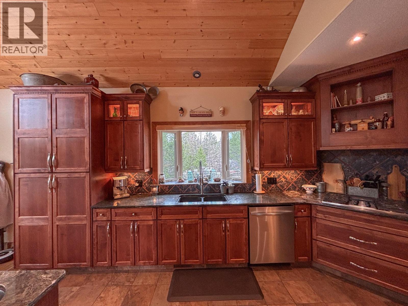 5938 Columbia Lake Road, Fairmont Hot Springs, British Columbia  V0B 1L2 - Photo 15 - 10358453