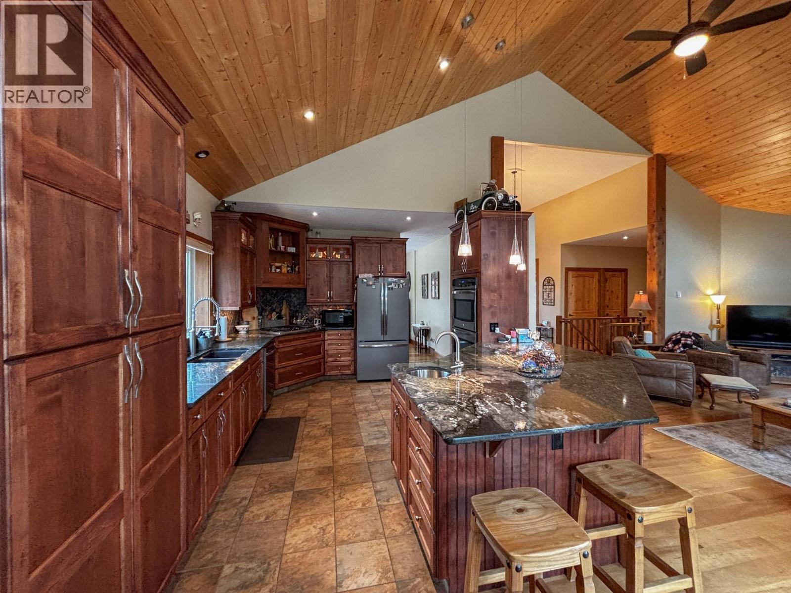 5938 Columbia Lake Road, Fairmont Hot Springs, British Columbia  V0B 1L2 - Photo 12 - 10358453