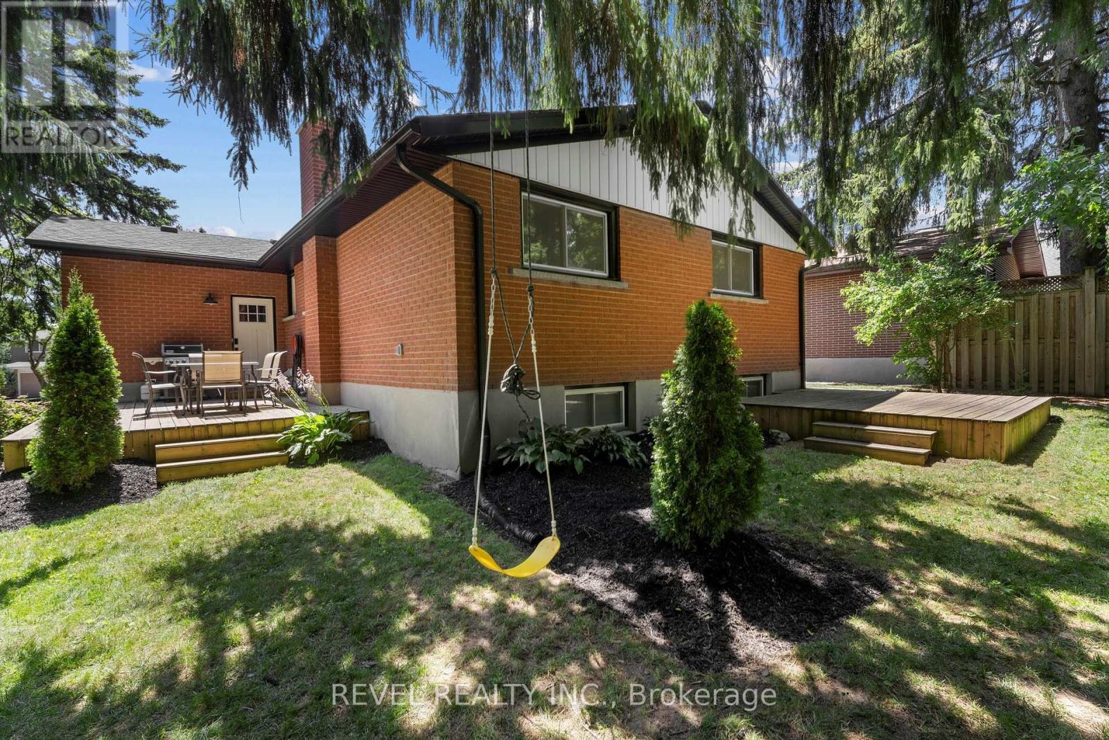 79 Inwood Crescent, Waterloo, Ontario  N2M 2L9 - Photo 24 - X12327564