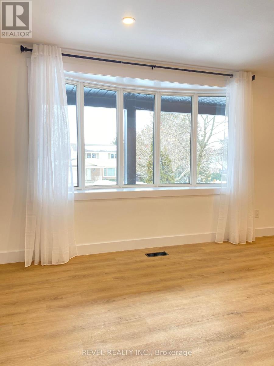 79 Inwood Crescent, Waterloo, Ontario  N2M 2L9 - Photo 8 - X12327564