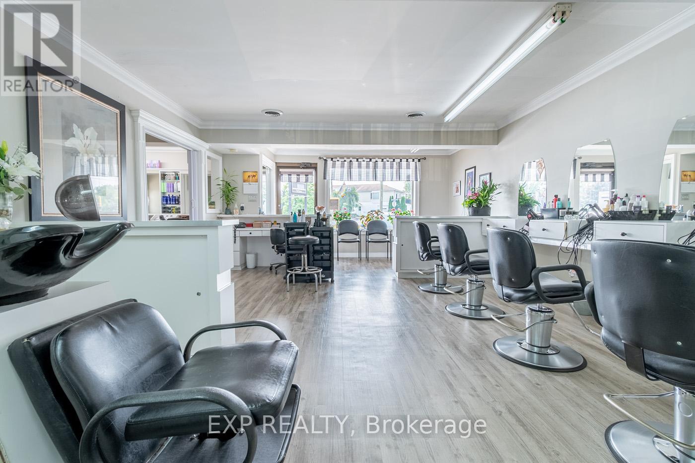 126 Town Line Road W, St. Catharines, Ontario  L2T 1P8 - Photo 11 - X12327584