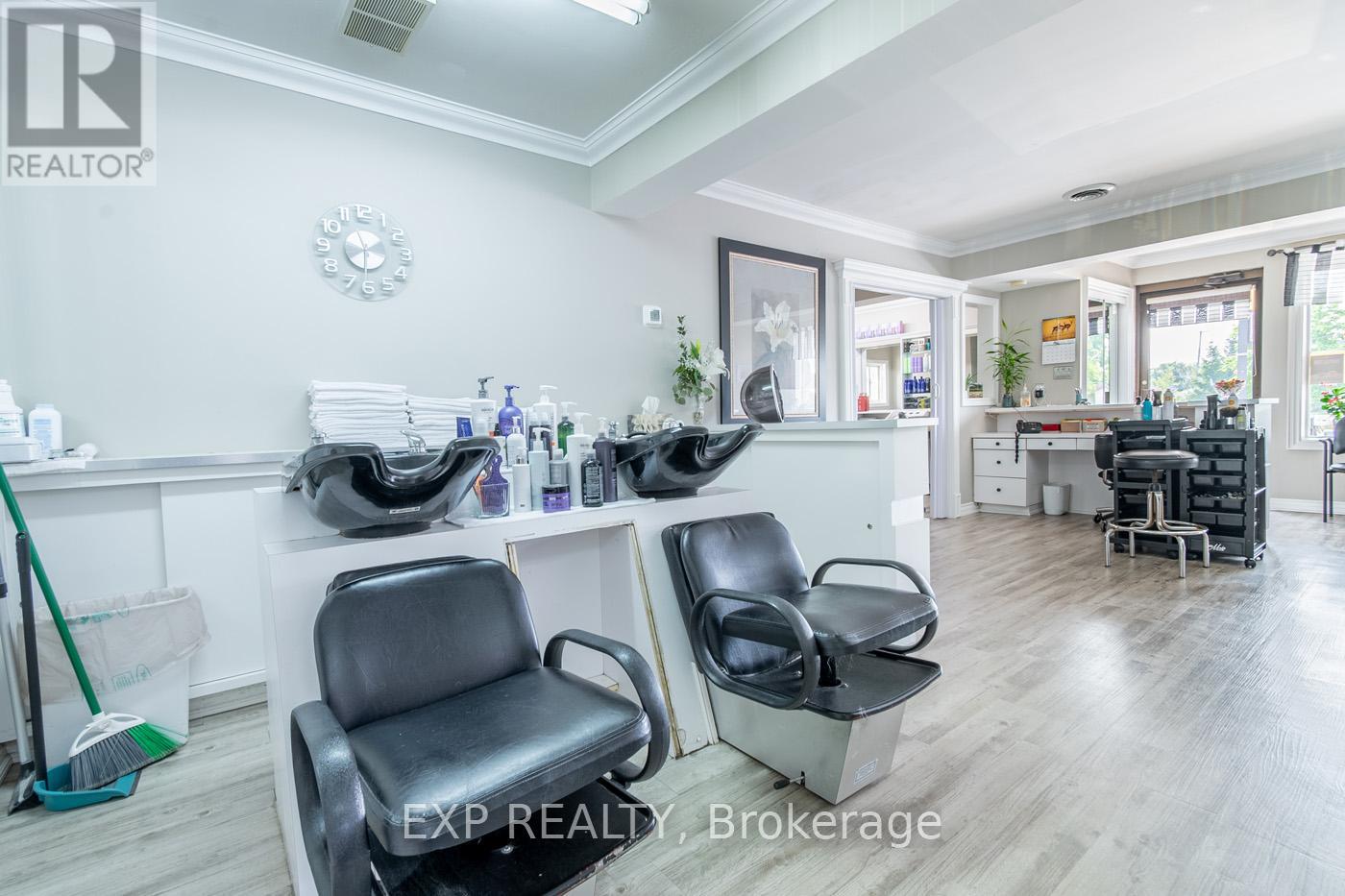 126 Town Line Road W, St. Catharines, Ontario  L2T 1P8 - Photo 12 - X12327584