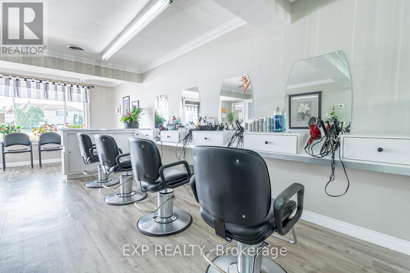 126 Town Line Road W, St. Catharines, Ontario  L2T 1P8 - Photo 13 - X12327584