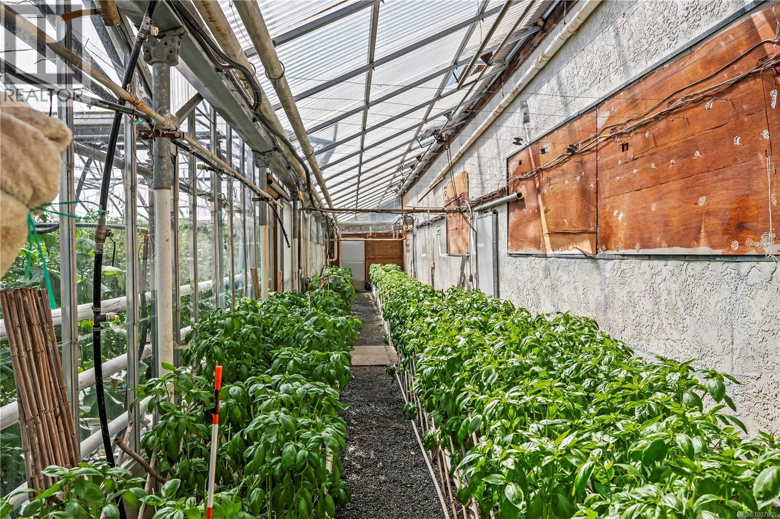 6070 Oldfield Rd, Saanich, British Columbia  V9E 2J4 - Photo 12 - 1007980