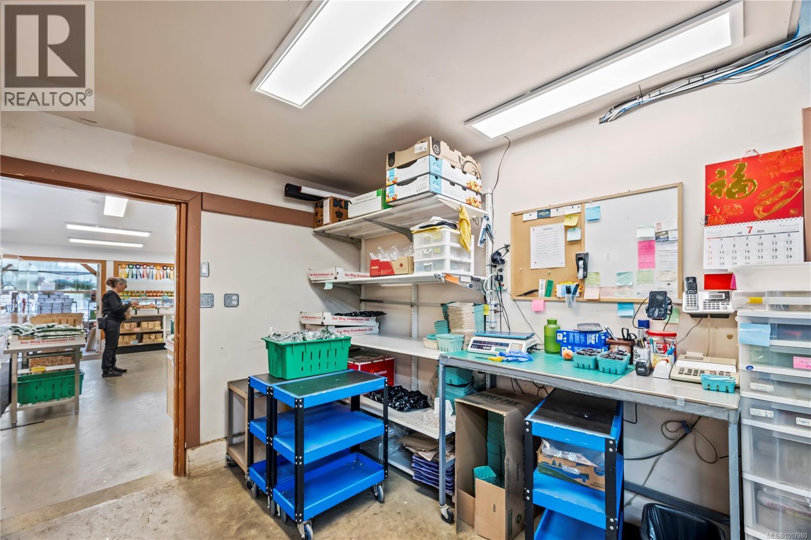 6070 Oldfield Rd, Saanich, British Columbia  V9E 2J4 - Photo 13 - 1007980