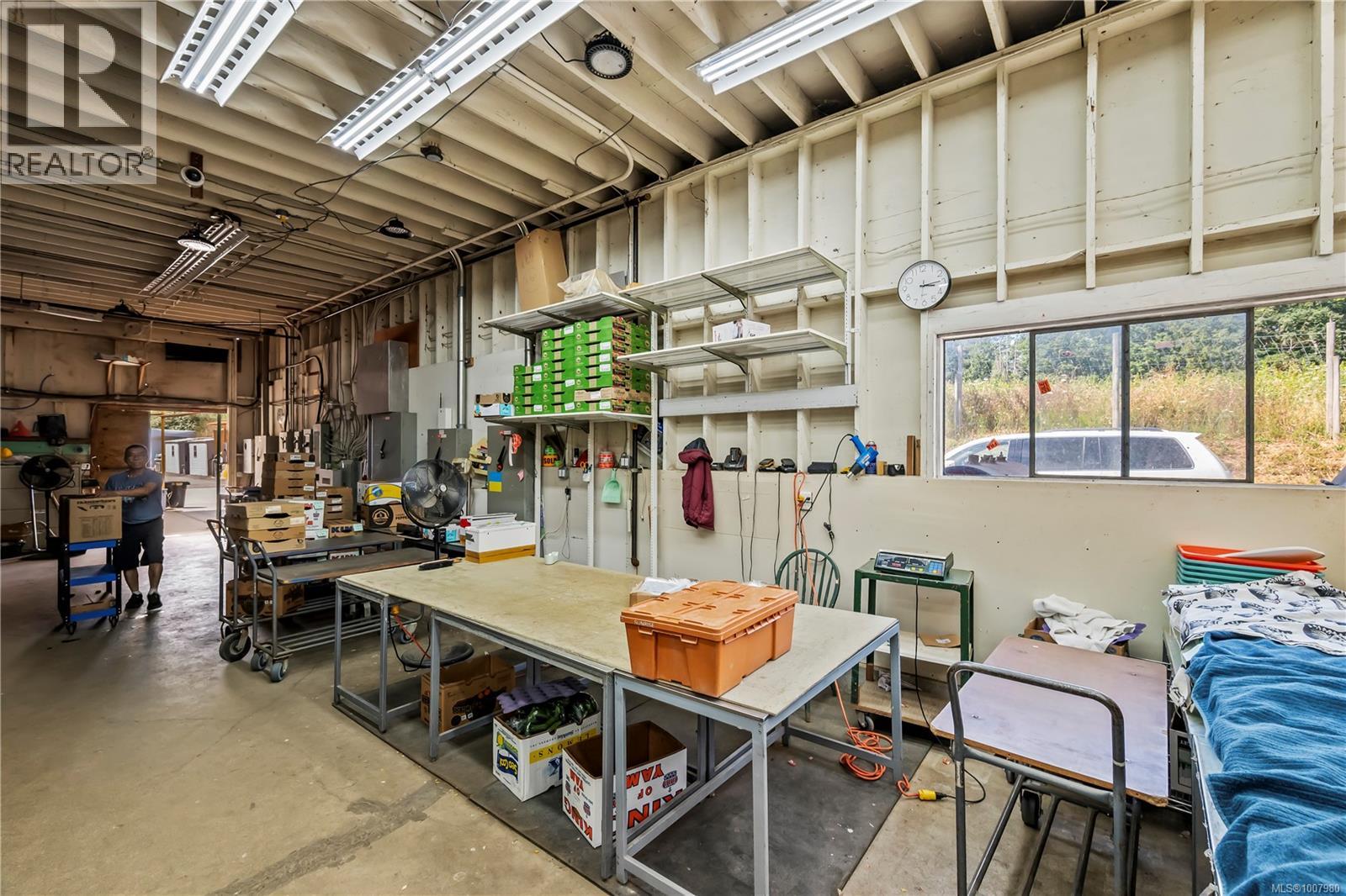 6070 Oldfield Rd, Saanich, British Columbia  V9E 2J4 - Photo 14 - 1007980