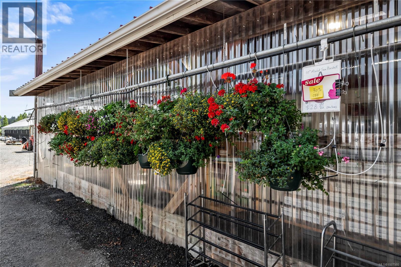 6070 Oldfield Rd, Saanich, British Columbia  V9E 2J4 - Photo 2 - 1007980