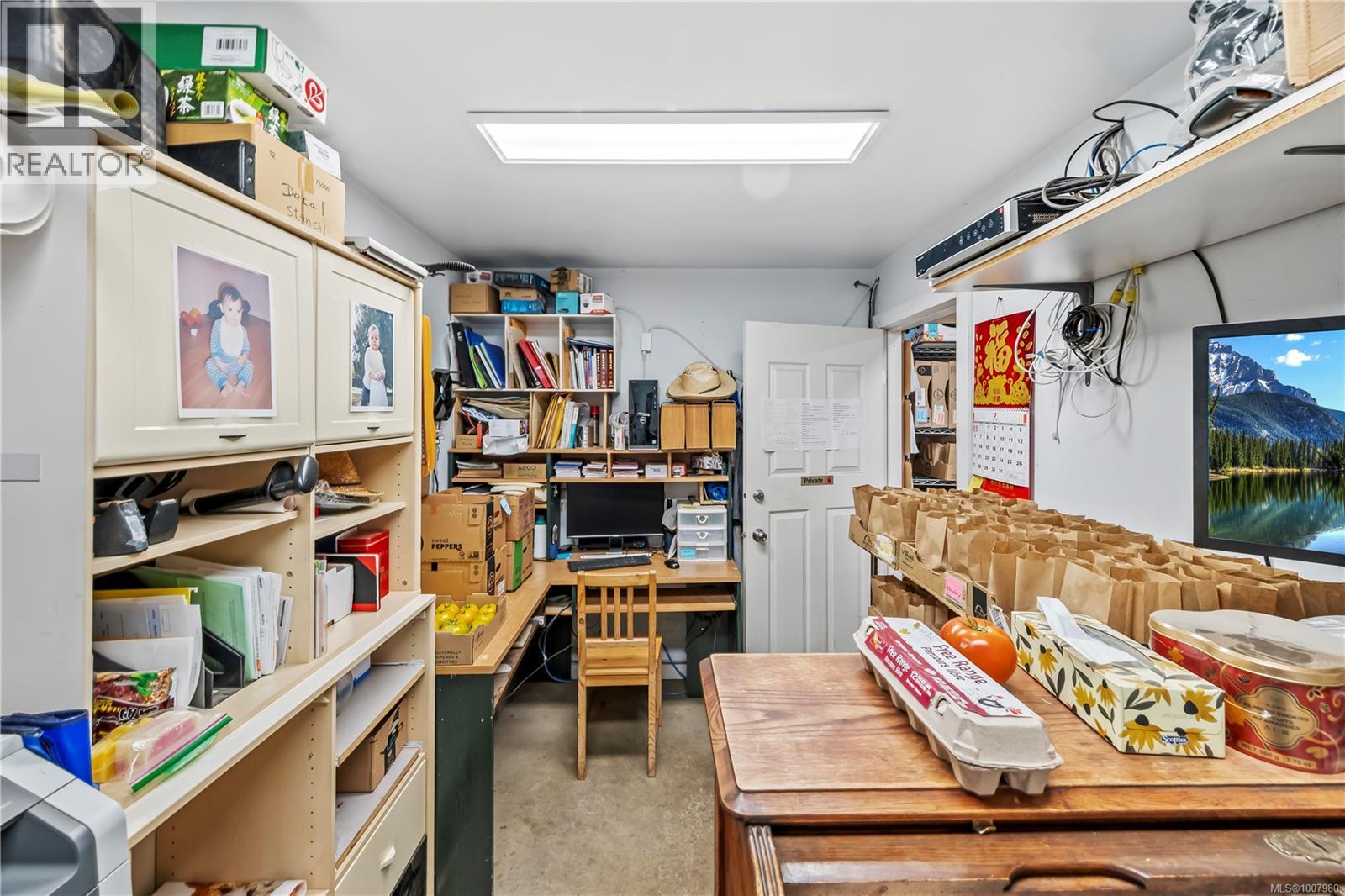 6070 Oldfield Rd, Saanich, British Columbia  V9E 2J4 - Photo 9 - 1007980