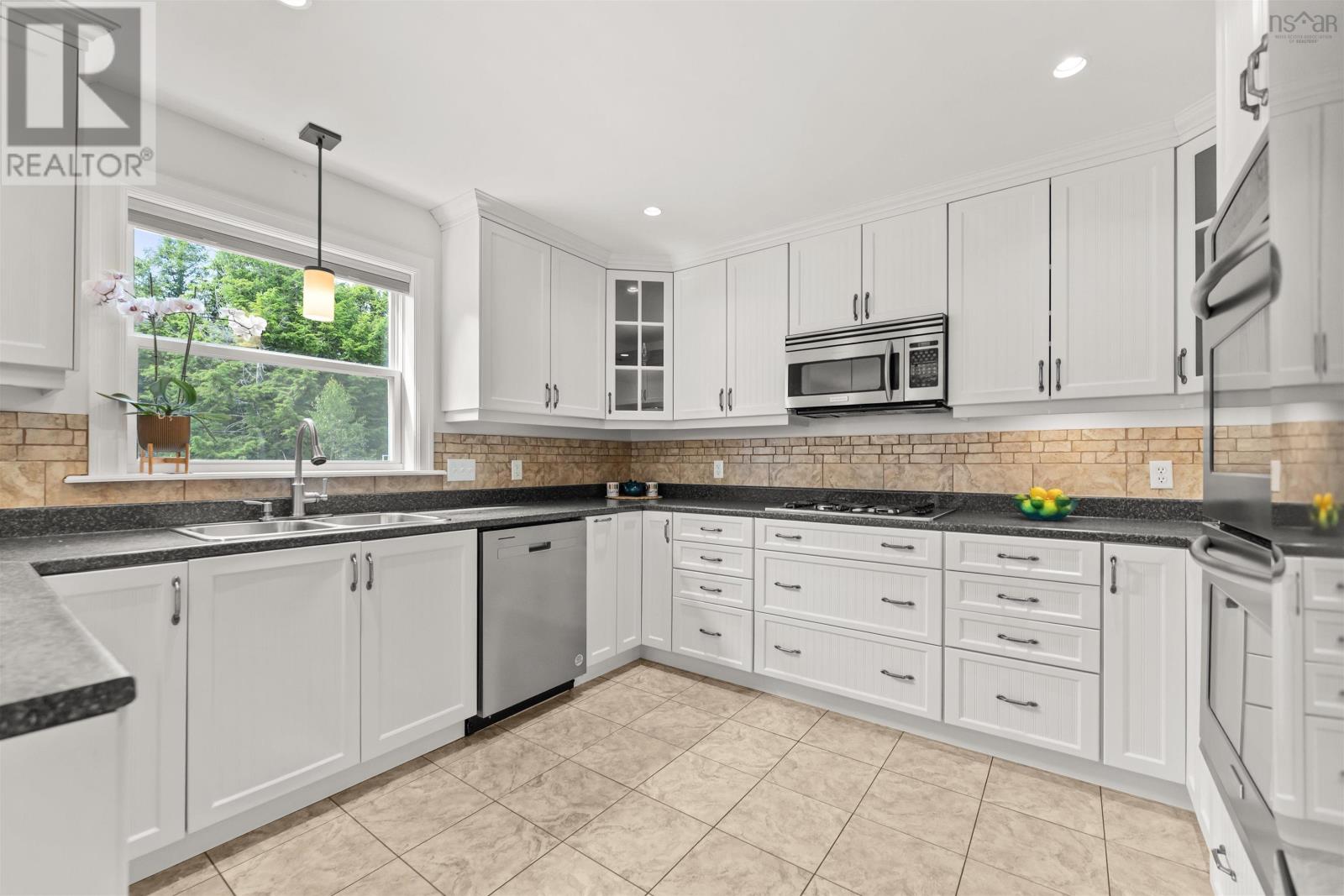 104 Talisman Drive, Fall River, Nova Scotia  B2T 1E8 - Photo 18 - 202517771