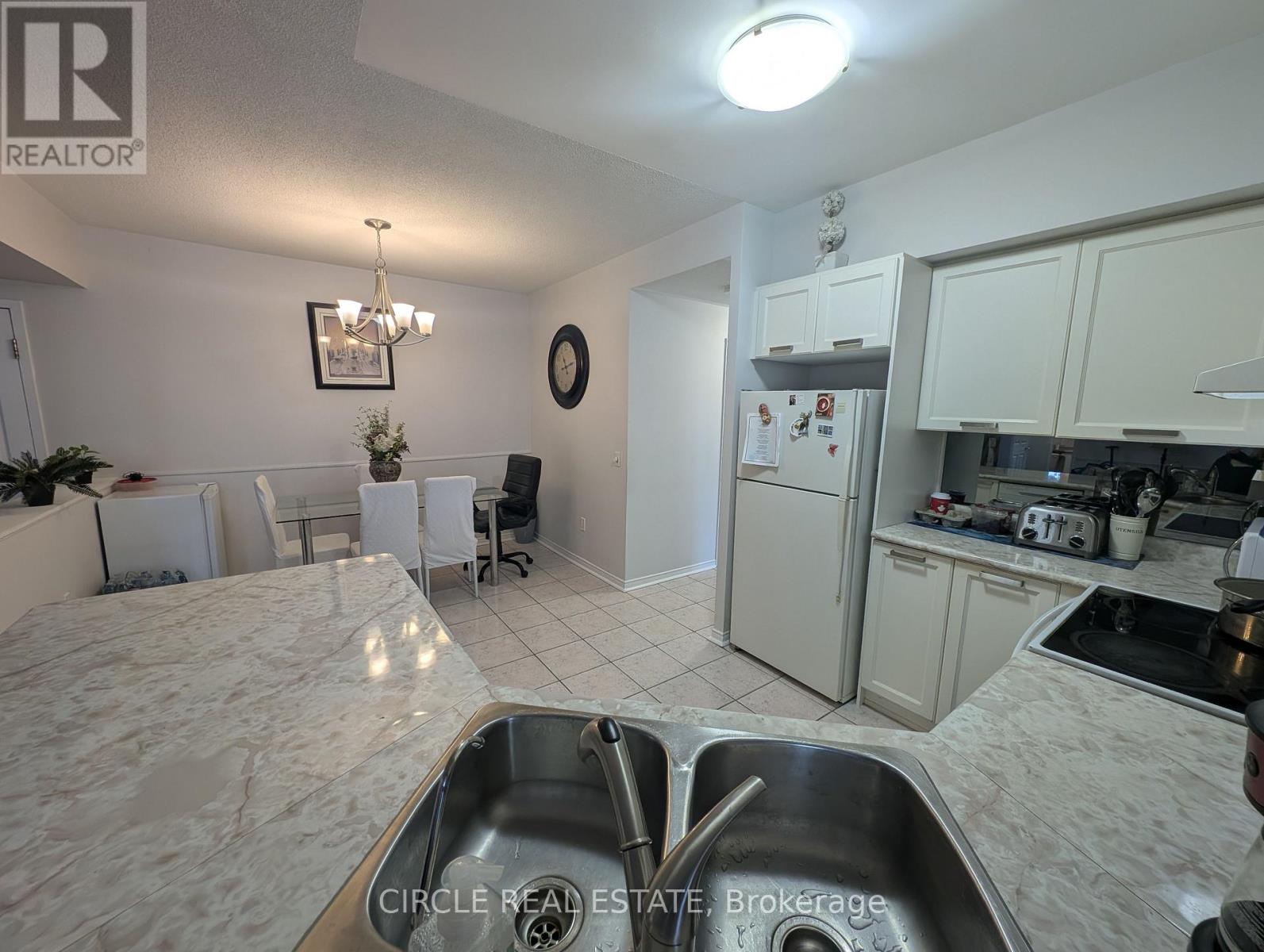 112 - 7398 Yonge Street, Vaughan, Ontario  L4J 8J2 - Photo 9 - N12317853