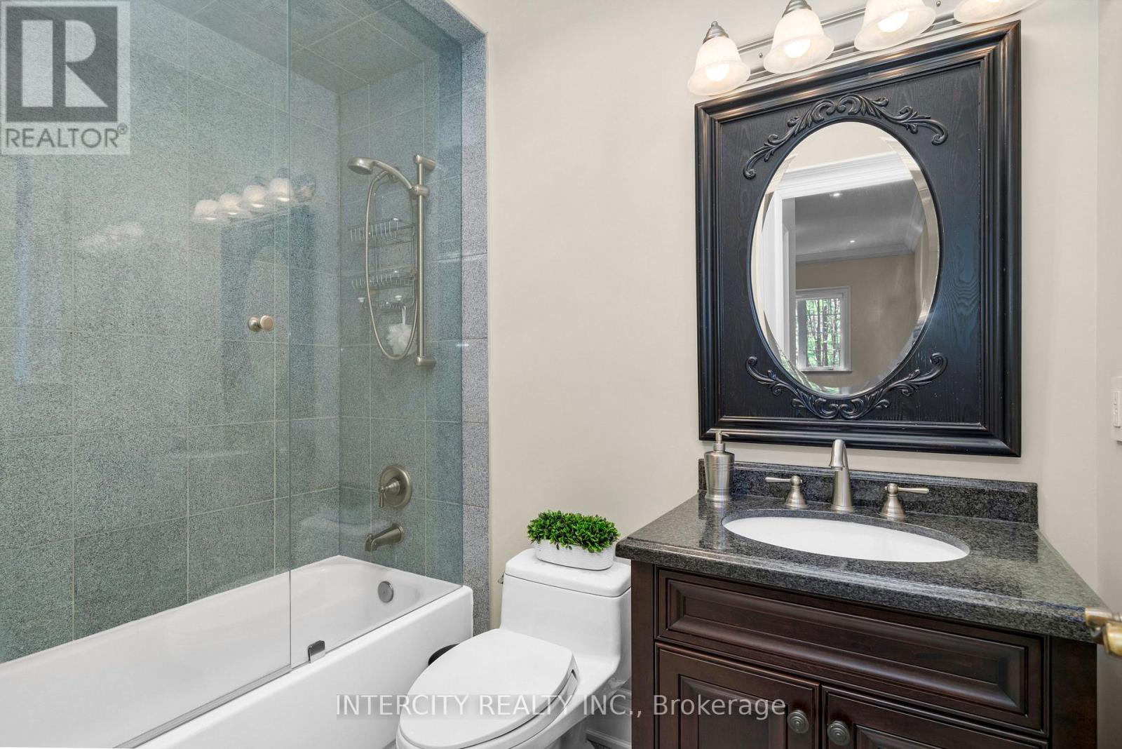 118 Park Ridge Drive, Vaughan, Ontario  L0J 1C0 - Photo 26 - N12324125