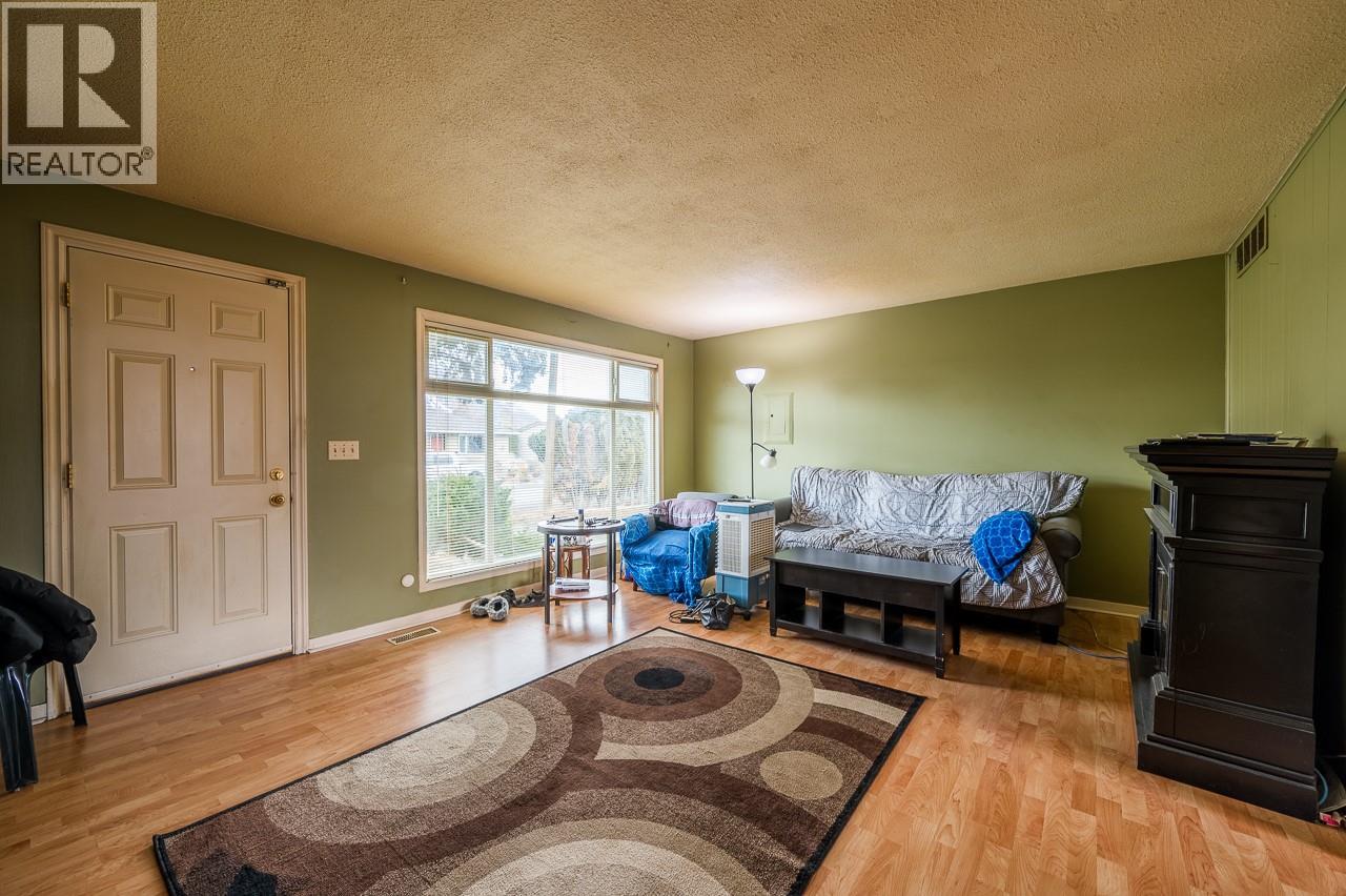 Property at 417 Mulberry Avenue image 3