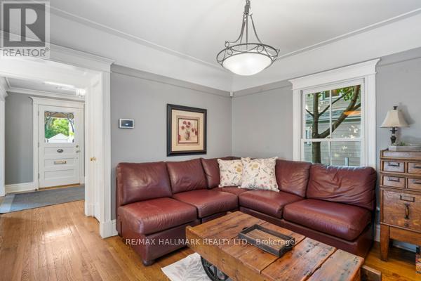 59 Centre Street W, Richmond Hill, Ontario  L4C 3P6 - Photo 10 - N12327763