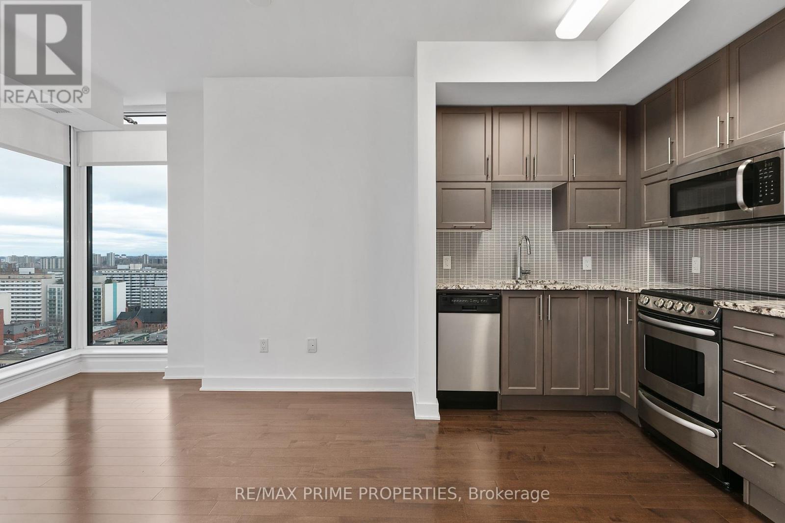 1705 - 179 Metcalfe Street, Ottawa, Ontario  K2P 0W1 - Photo 4 - X12327819