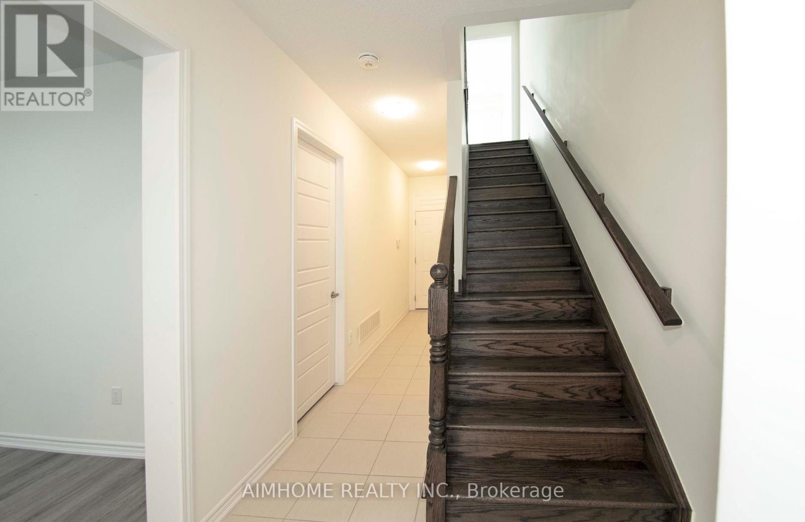 129 Stork Street, Oakville, Ontario  L6H 0X8 - Photo 2 - W12327617