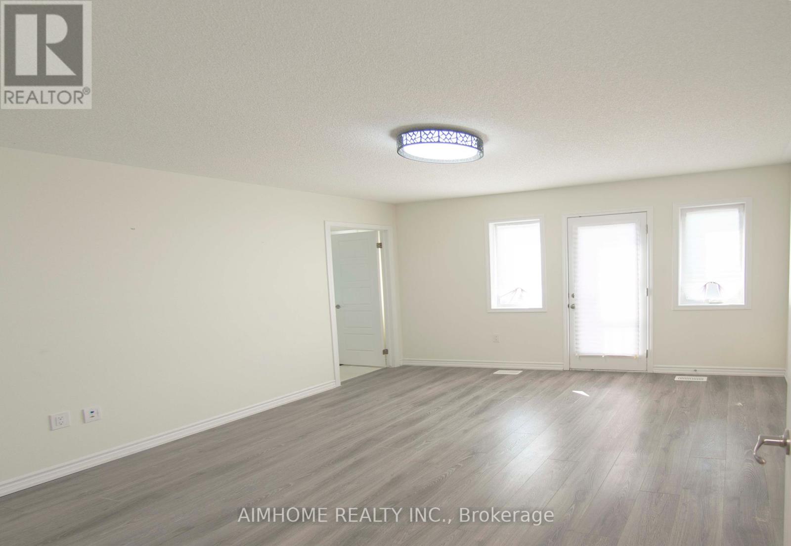 129 Stork Street, Oakville, Ontario  L6H 0X8 - Photo 9 - W12327617