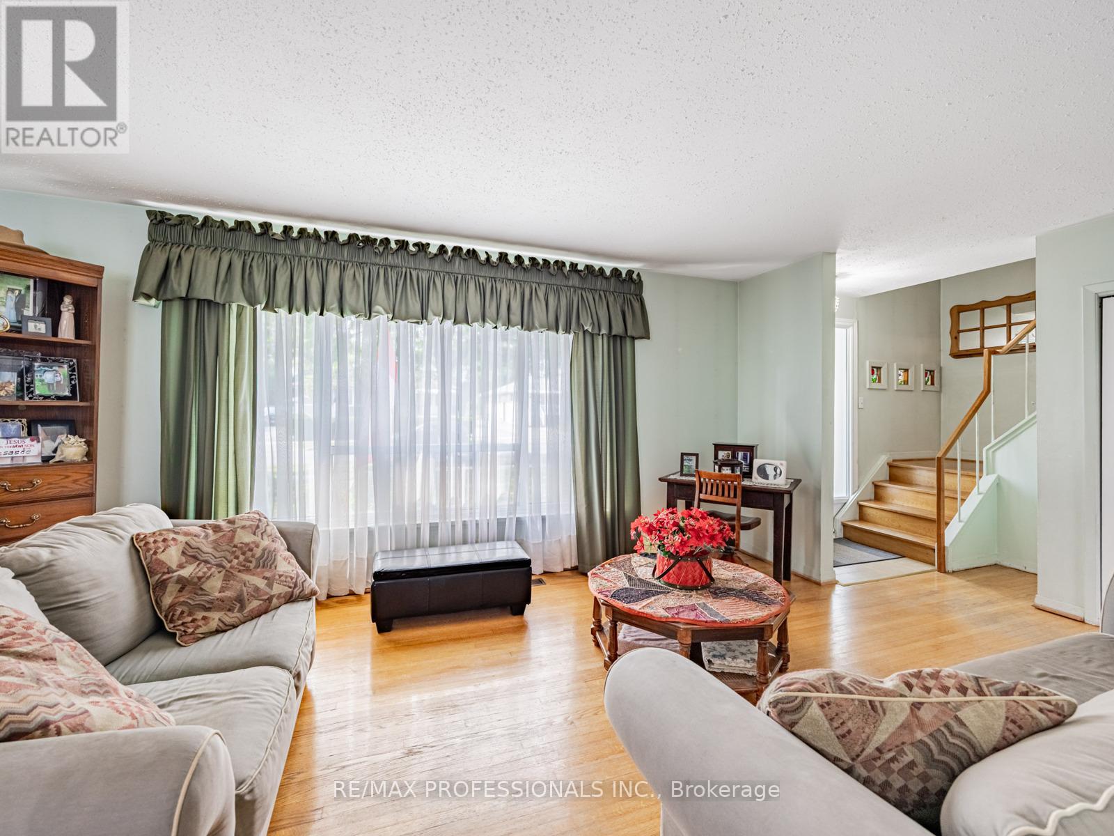Property at 21 WATERBURY DRIVE image 4