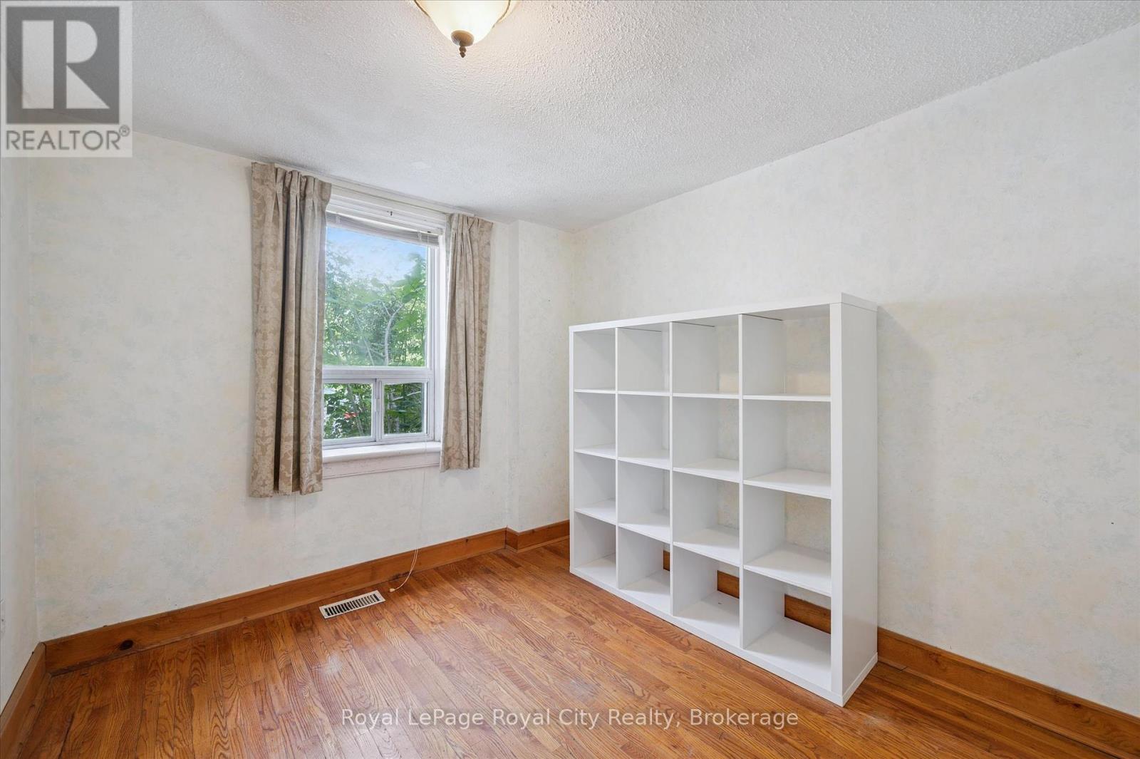 201 Arthur Street N, Guelph, Ontario  N1E 4V7 - Photo 10 - X12327832