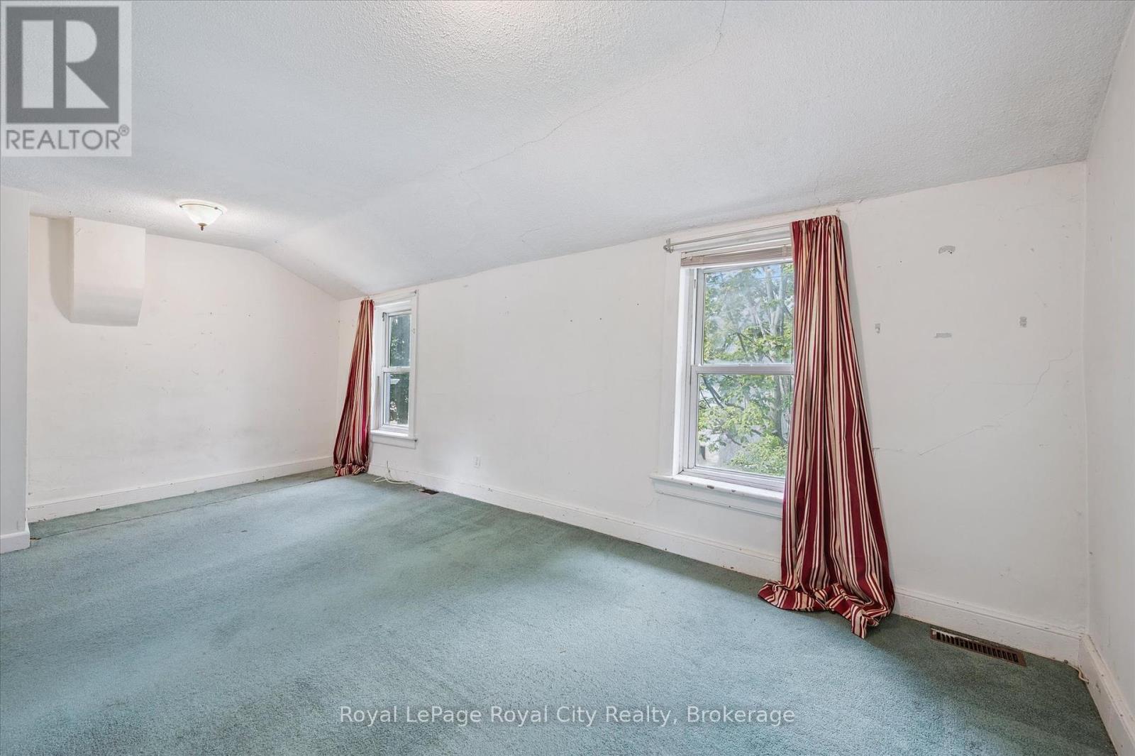 201 Arthur Street N, Guelph, Ontario  N1E 4V7 - Photo 13 - X12327832