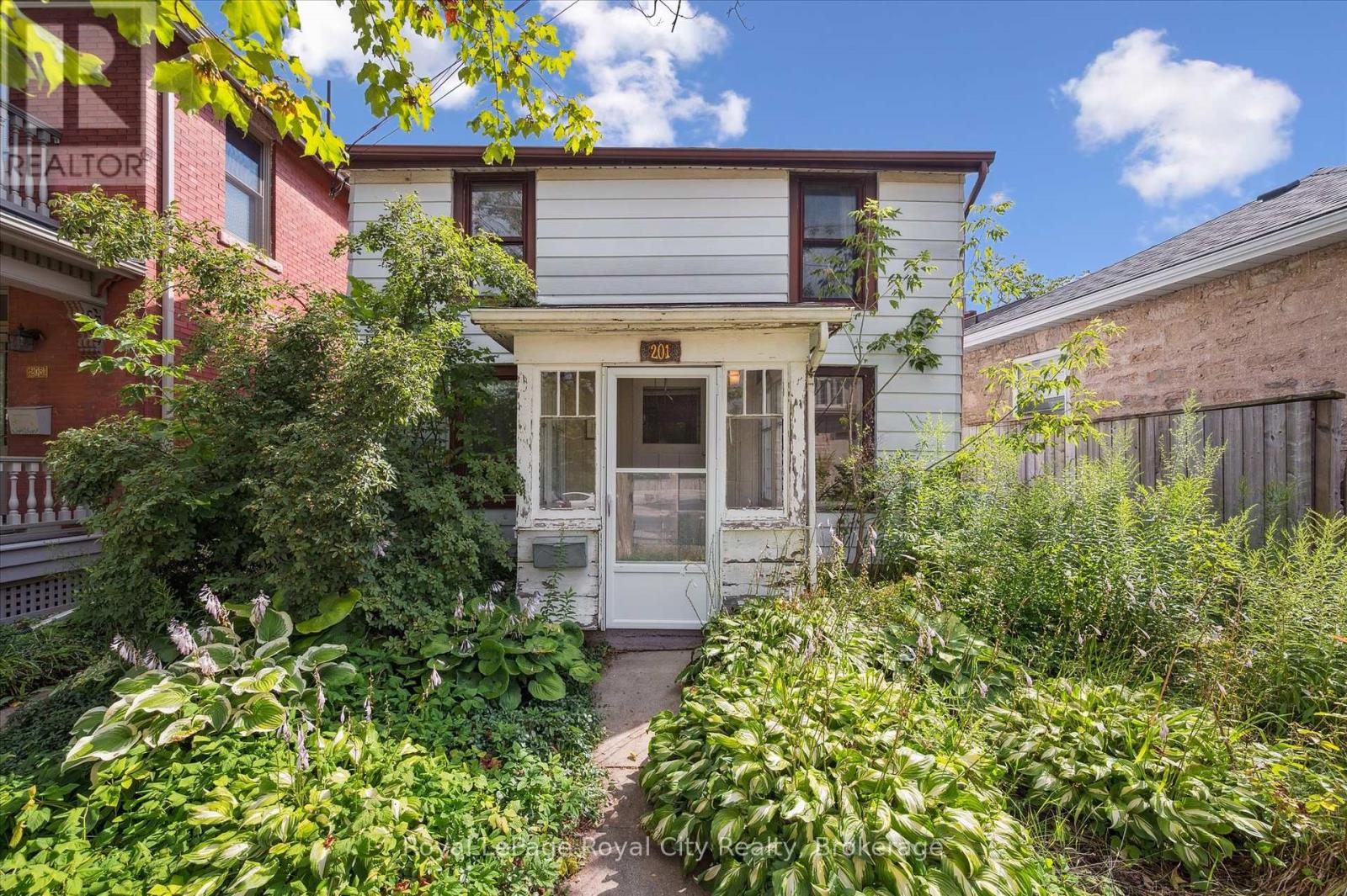 Property at 201 ARTHUR STREET N image 3
