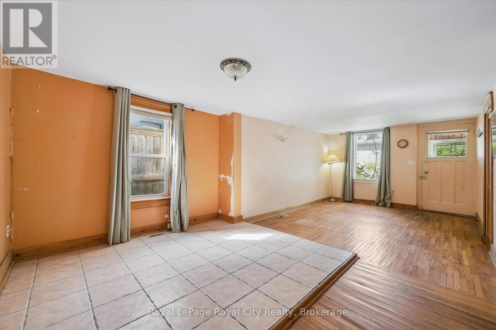 Property at 201 ARTHUR STREET N image 5