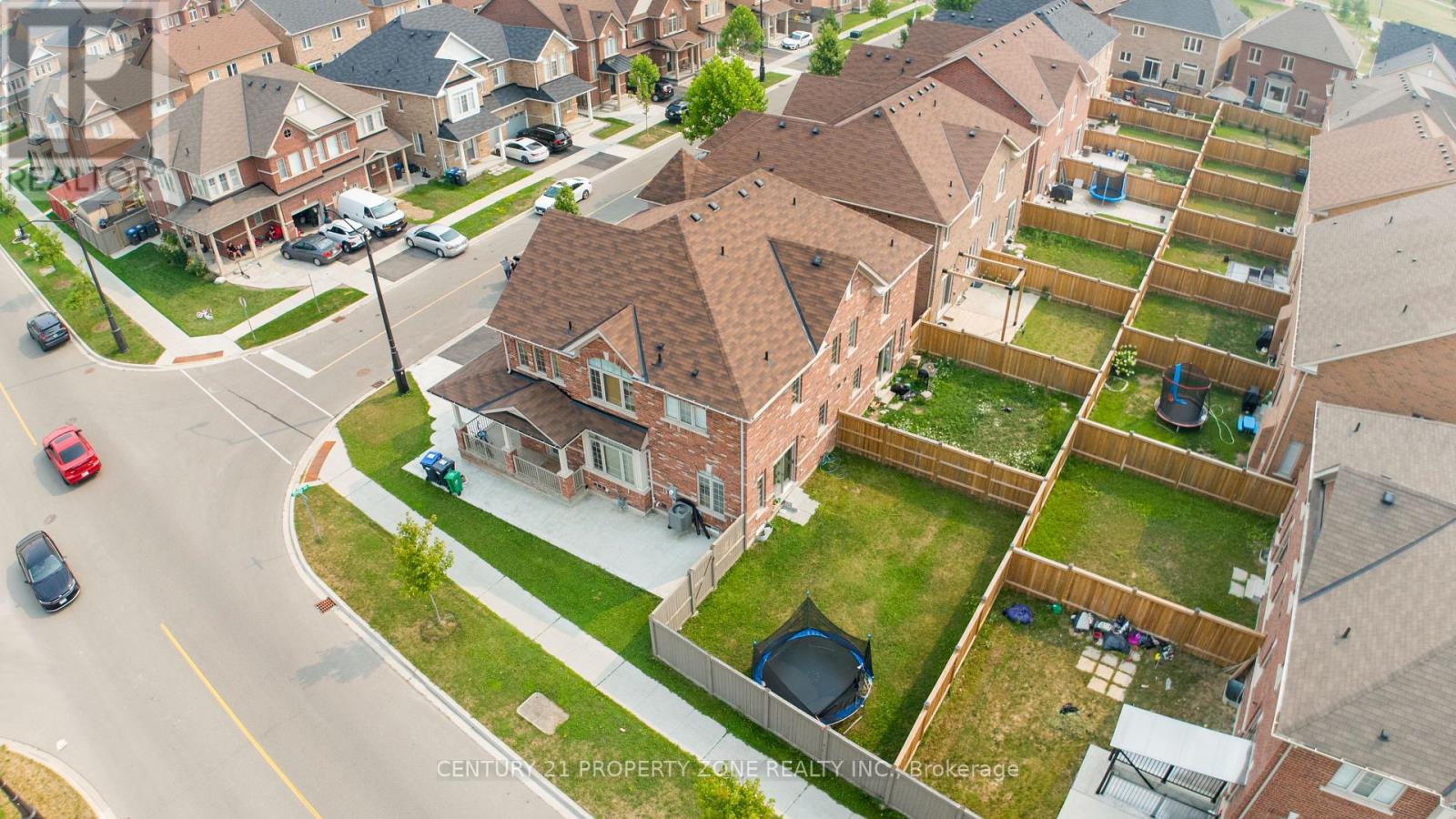 358 Robert Parkinson Drive, Brampton, Ontario  L7A 4C5 - Photo 3 - W12327293