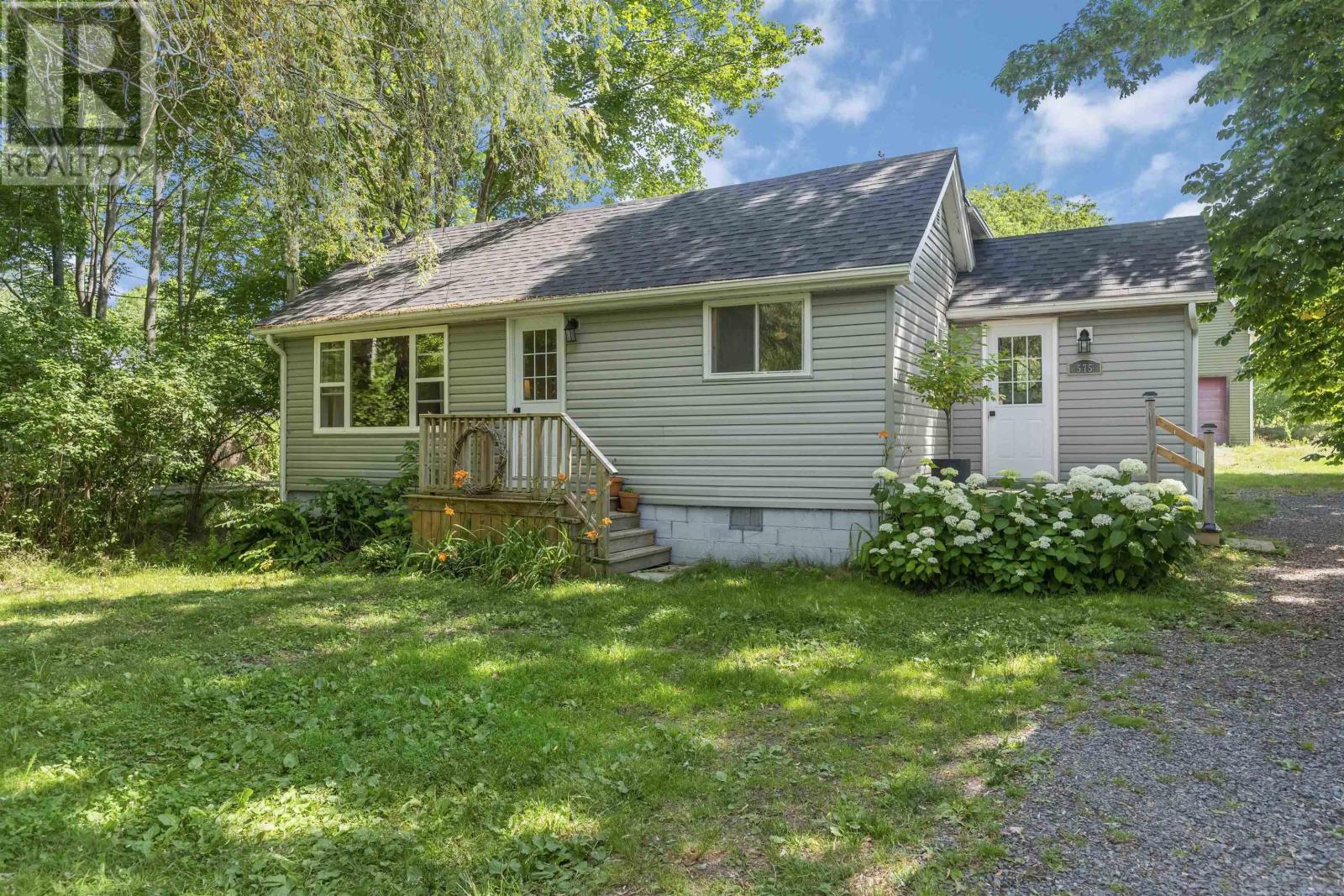 575 Aldershot Road, North Kentville, Nova Scotia  B4N 3A5 - Photo 1 - 202519256