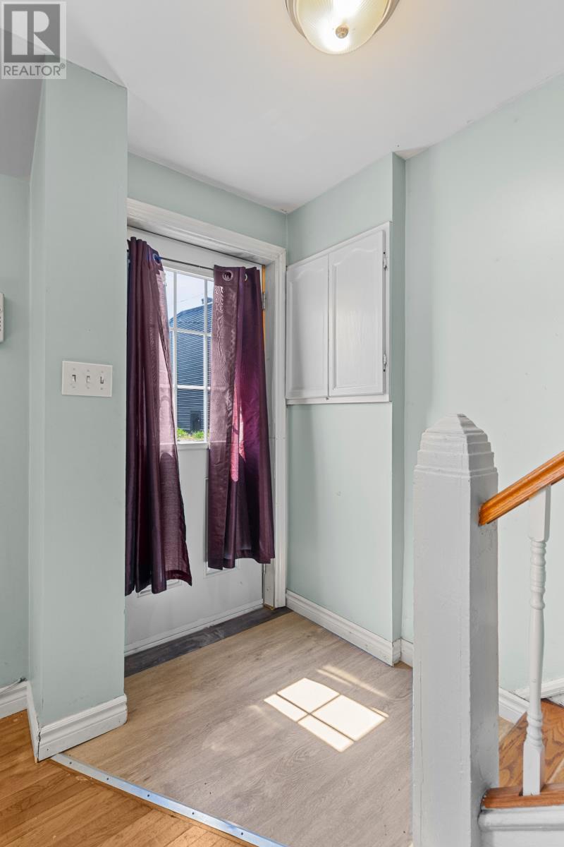 Property at 28 McFarlane Street image 2
