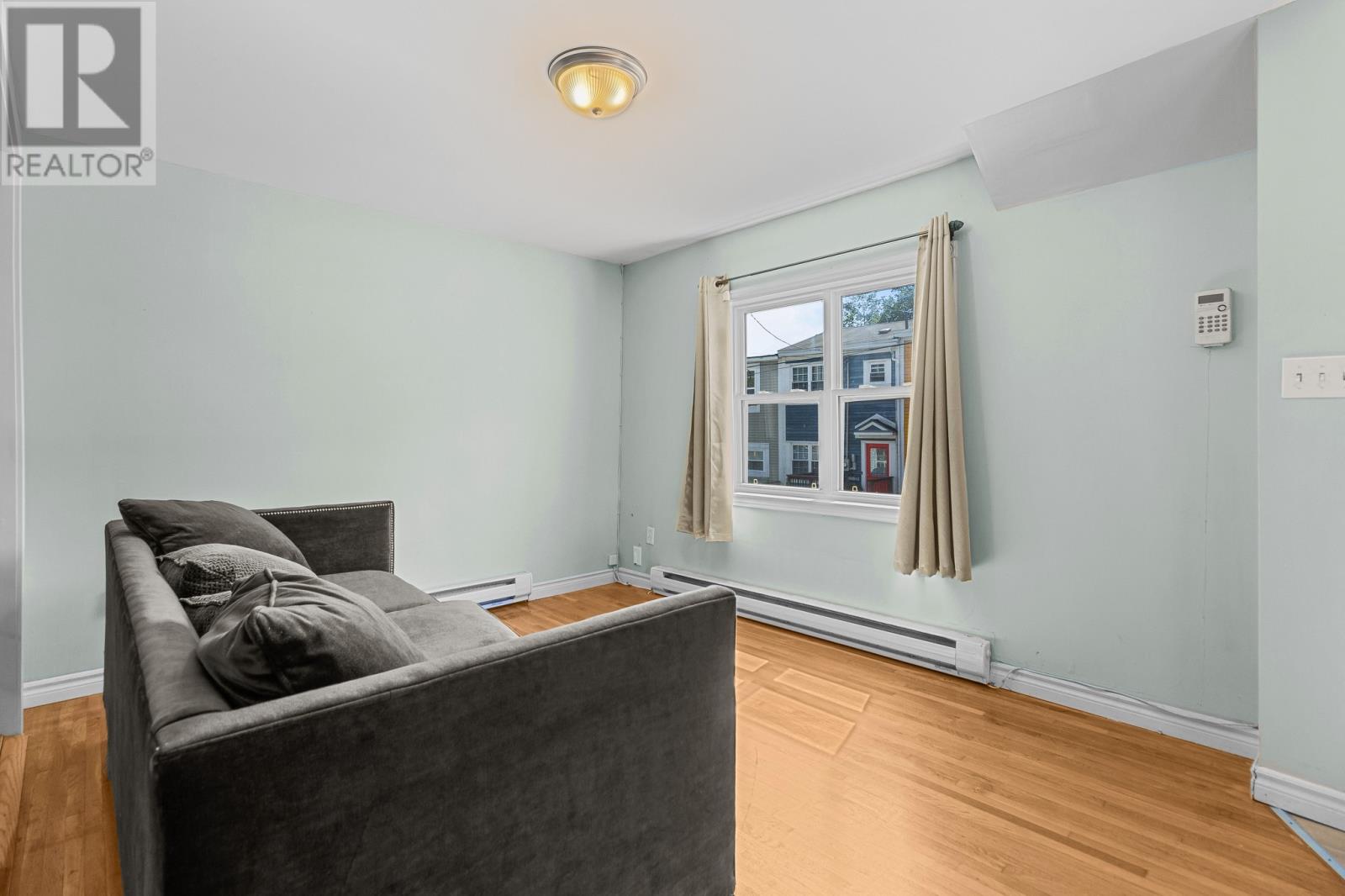 Property at 28 McFarlane Street image 5